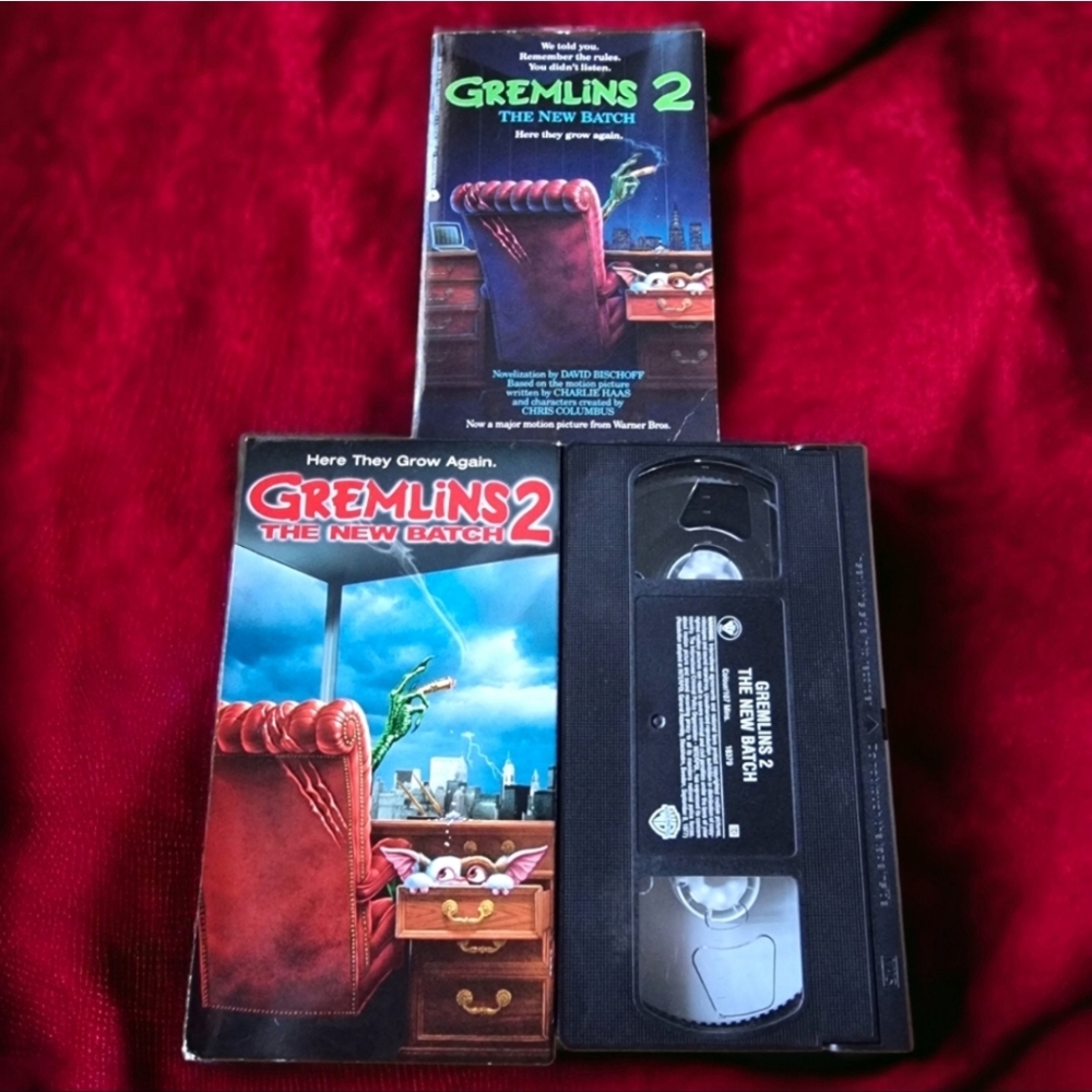Gremlins 2: The New Batch VHS Tape & Softcover Book